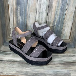Charles David Madeira Sandal Studded platform ✅